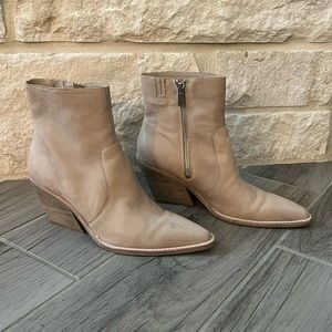 Dolce Vita Volli Booties Size 8.5 Dune Nubuck Western Cowboy Boots EUC